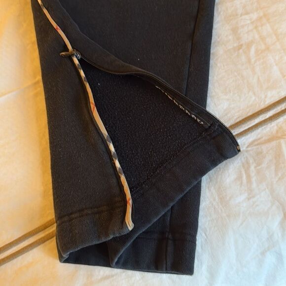 Burberry London Jogging Pants in Loop Back Cotton Blend with Nova Check Detail. - Picture 6 of 10